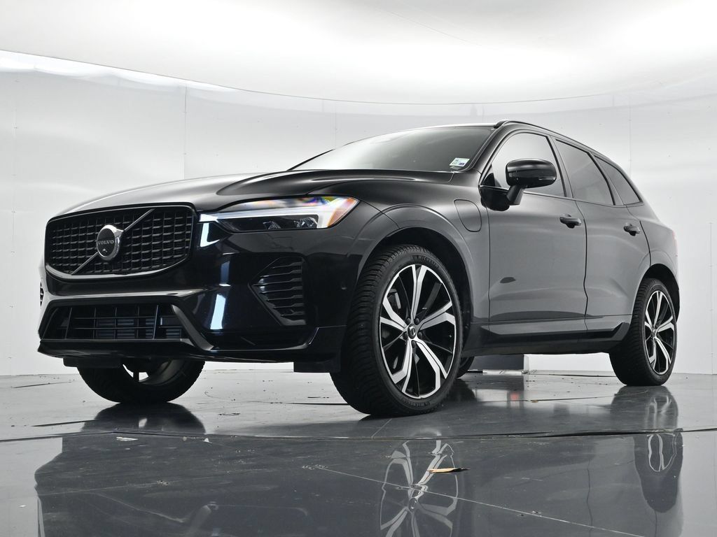 Used 2022 Volvo XC60 T8 R-Design w/ Advanced Package AWD/4WD image 23