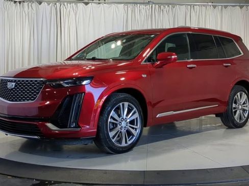 Used 2024 Cadillac XT6 Premium Luxury w/ Technology Package AWD/4WD image 4