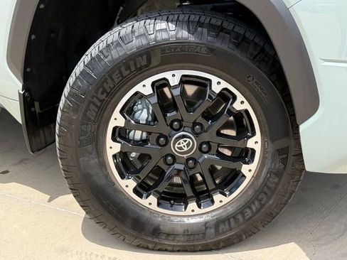 Used 2026 Toyota Tundra SR5 w/ TRD Off-Road Premium Package AWD/4WD image 2
