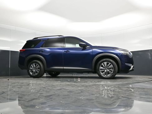 Used 2025 Nissan Pathfinder SV AWD/4WD image 51
