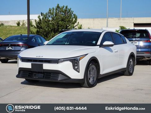 Used 2025 Kia K4 FWD image 3