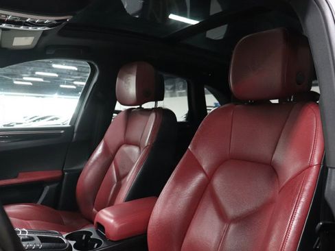 Used 2020 Porsche Macan image 11