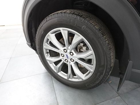 Used 2023 Ford Explorer XLT w/ Equipment Group 202A image 29