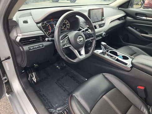Used 2024 Nissan Altima 2.5 SR FWD image 28