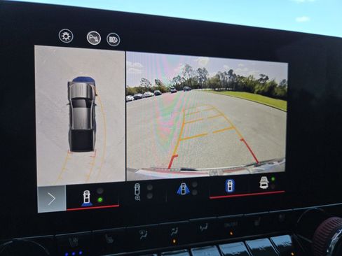 Used 2024 GMC Canyon AT4X image 12