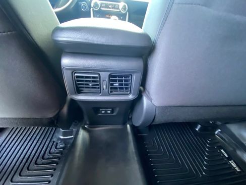 Used 2020 Toyota RAV4 XLE FWD image 25