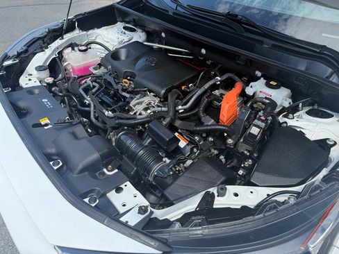 Used 2021 Toyota RAV4 LE AWD/4WD image 13