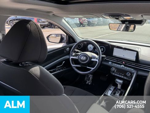 Used 2024 Hyundai Elantra SEL w/ Convenience Package FWD image 17