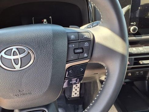 Used 2025 Toyota Camry SE image 16