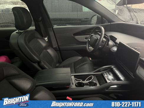 Used 2024 Lincoln Nautilus Reserve w/ Equipment Group 203A image 8