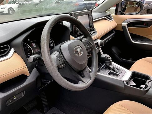 Used 2019 Toyota RAV4 LE image 14