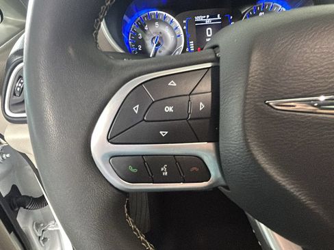 Used 2023 Chrysler Voyager LX FWD image 17