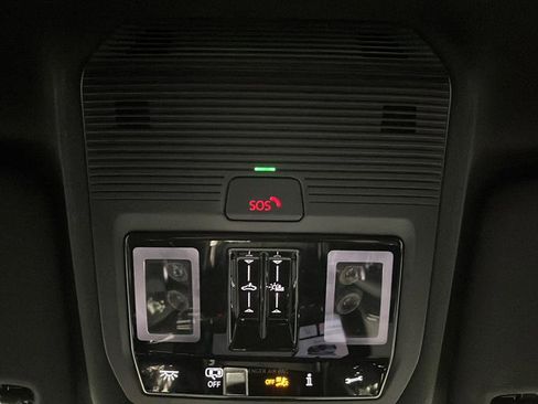 Used 2024 Volkswagen Atlas Cross Sport SEL R-Line AWD/4WD image 16