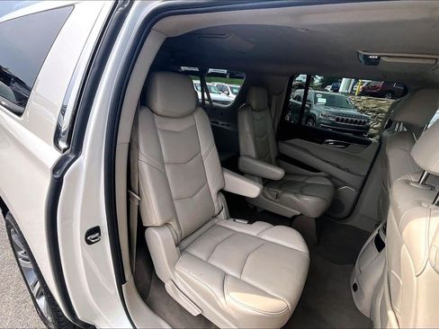 Used 2015 Cadillac Escalade ESV Premium AWD/4WD image 21
