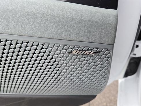 New 2025 Hyundai Elantra Limited image 24