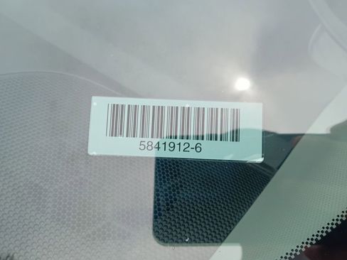 Used 2025 Chevrolet Blazer LT FWD image 9