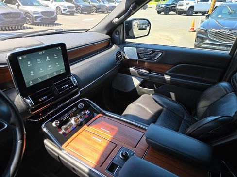 Used 2019 Lincoln Navigator Reserve AWD/4WD image 35