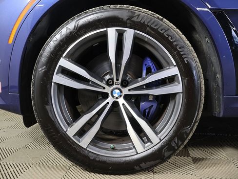 Used 2022 BMW X7 M50i w/ Dynamic Handling Package AWD/4WD image 27