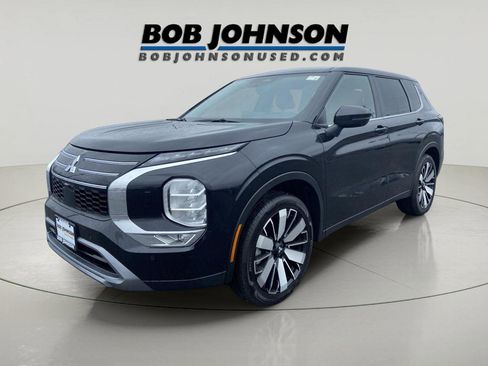 Used 2025 Mitsubishi Outlander SE image 21