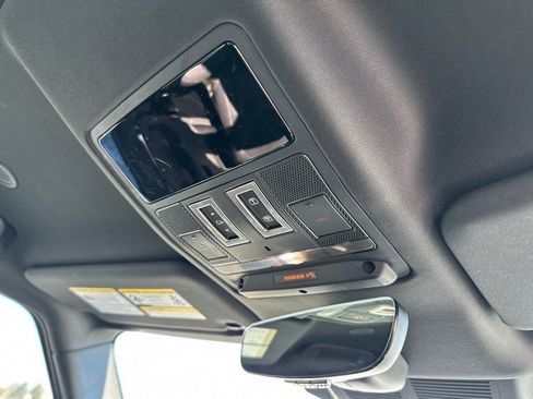 Used 2023 Land Rover Defender 90 S image 22