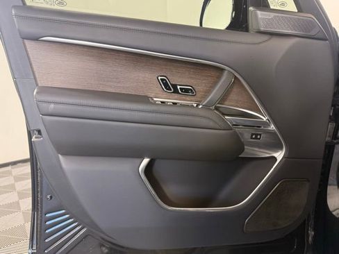 Certified 2025 Land Rover Range Rover Autobiography image 23