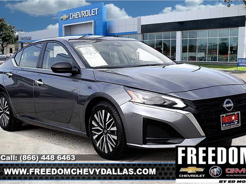 Used 2024 Nissan Altima 2.5 SV FWD image 1