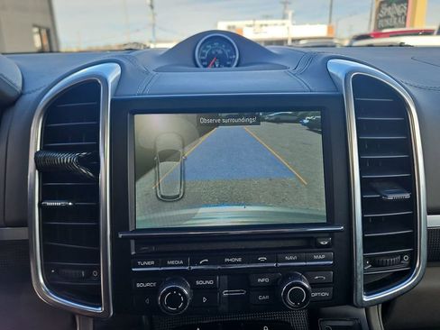 Used 2014 Porsche Cayenne Turbo image 15