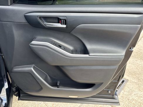 Used 2024 Toyota Highlander XSE image 11