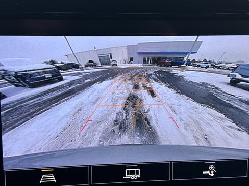 Used 2022 Chevrolet Traverse LT image 20