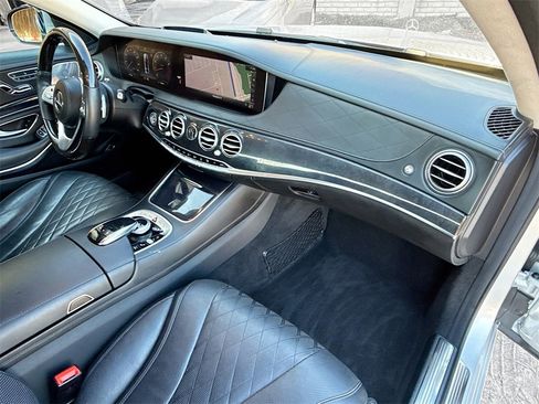 Used 2020 Mercedes-Benz S 560 4MATIC Sedan w/ Premium Package image 33