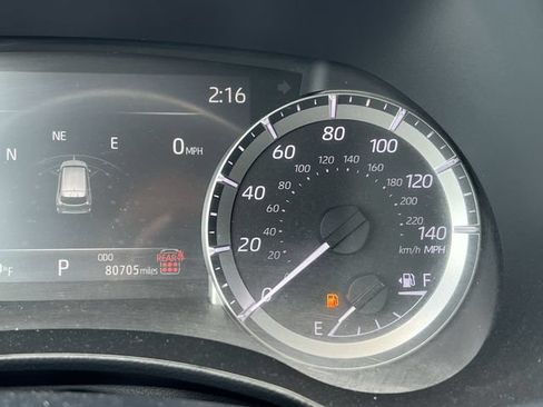 Used 2024 Toyota Highlander LE AWD/4WD image 27