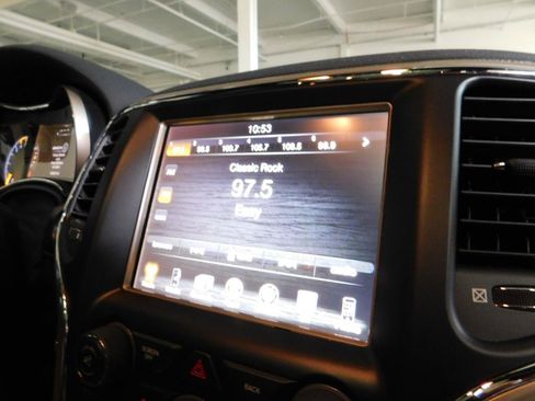Used 2017 Jeep Grand Cherokee Limited w/ Luxury Group II AWD/4WD image 19