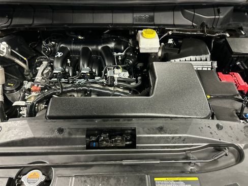 Used 2025 Nissan Pathfinder SV AWD/4WD image 25