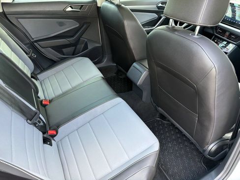 Used 2025 Volkswagen Jetta SE FWD image 31