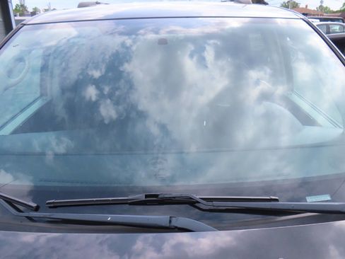 Used 2014 Chrysler Town & Country Touring FWD image 33