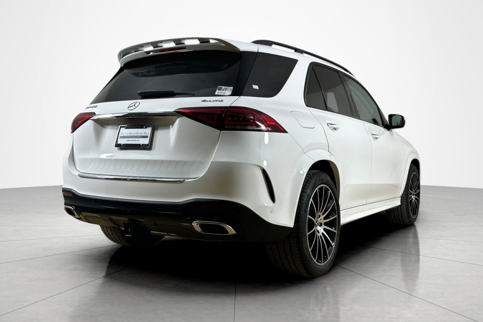Used 2023 Mercedes-Benz GLE 450 4MATIC w/ AMG Line Exterior image 5
