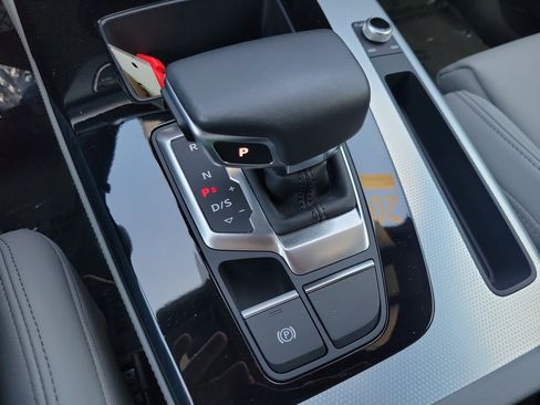 Certified 2025 Audi Q5 2.0T Premium Plus image 27
