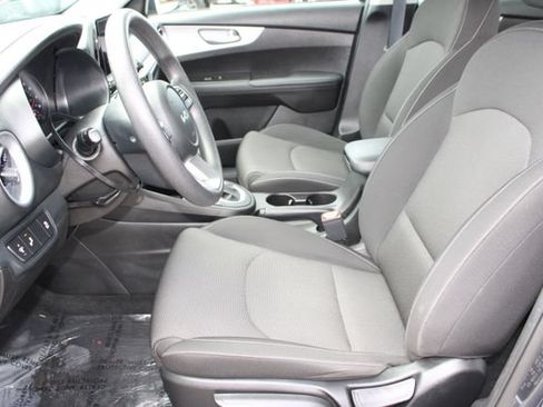 Used 2023 Kia Forte LXS w/ LXS Technology Package FWD image 28