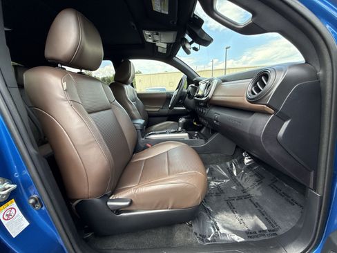 Used 2018 Toyota Tacoma Limited AWD/4WD image 27