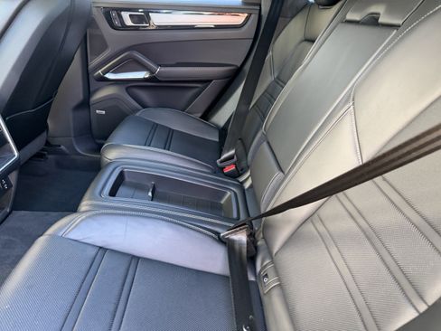Certified 2022 Porsche Cayenne Turbo S image 21