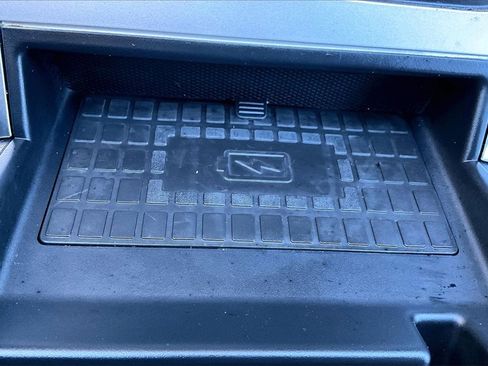 Used 2022 Ford Explorer Limited w/ Equipment Group 301A image 32