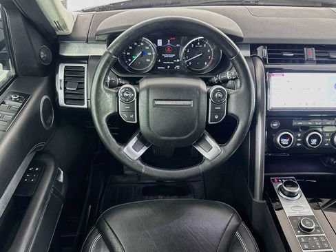 Used 2017 Land Rover Discovery First Edition AWD/4WD image 15