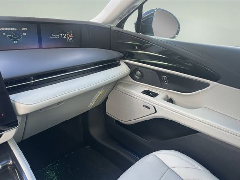 New 2026 Lincoln Nautilus Premier w/ Equipment Group 102A image 16