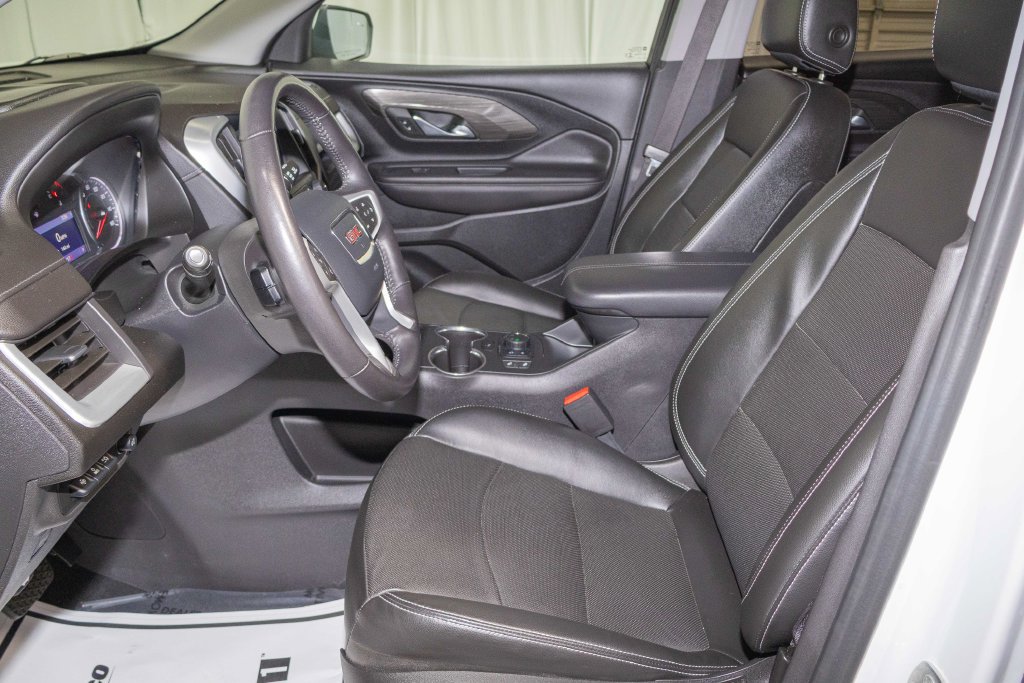 Used 2022 GMC Terrain SLT w/ Tech Package AWD/4WD image 11