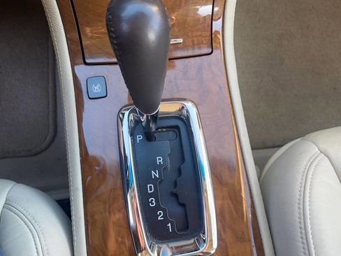 Used 2008 Cadillac DTS Performance w/ Platinum Edition image 34