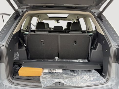 New 2026 Volkswagen Atlas SEL Premium R-Line AWD/4WD image 11