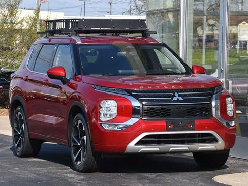 Used 2023 Mitsubishi Outlander AWD image 6