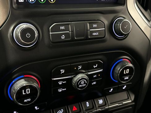 Used 2019 Chevrolet Silverado 1500 RST image 34