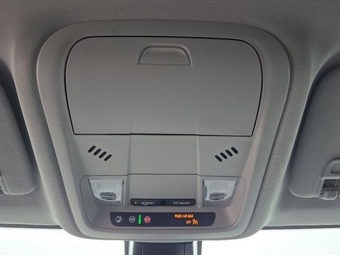 Certified 2025 Chevrolet Blazer LT AWD/4WD image 17