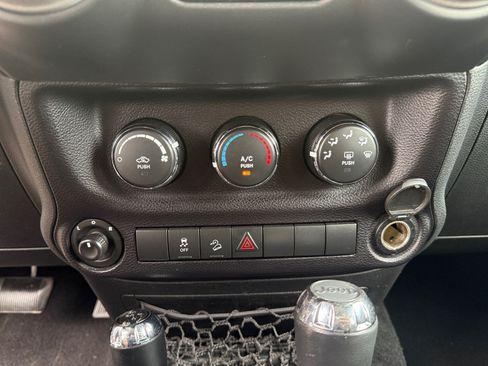 Used 2016 Jeep Wrangler Unlimited Sport w/ Quick Order Package 24S AWD/4WD image 12